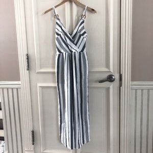 American Eagle - Jumpsuit  - Size Small